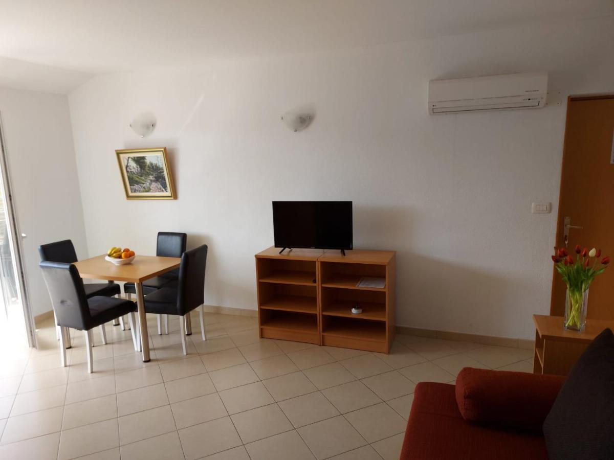 Apartments Neva Makarska Exterior photo