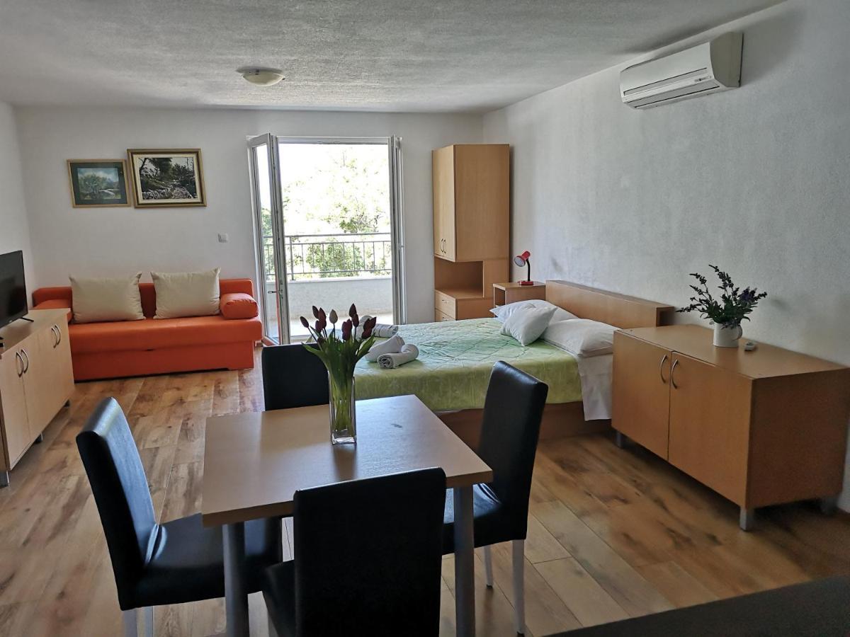 Apartments Neva Makarska Exterior photo